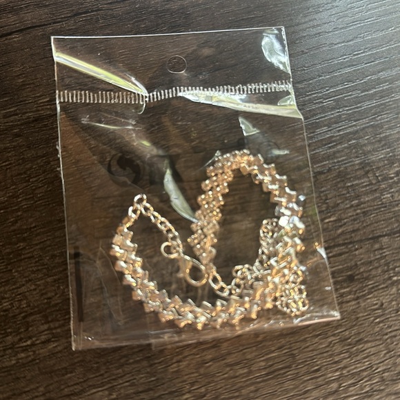 Women’s Anklet (Fashion) (Silver Color) (Ankle Bracelet) (Foot Jewelry) - Picture 4 of 4